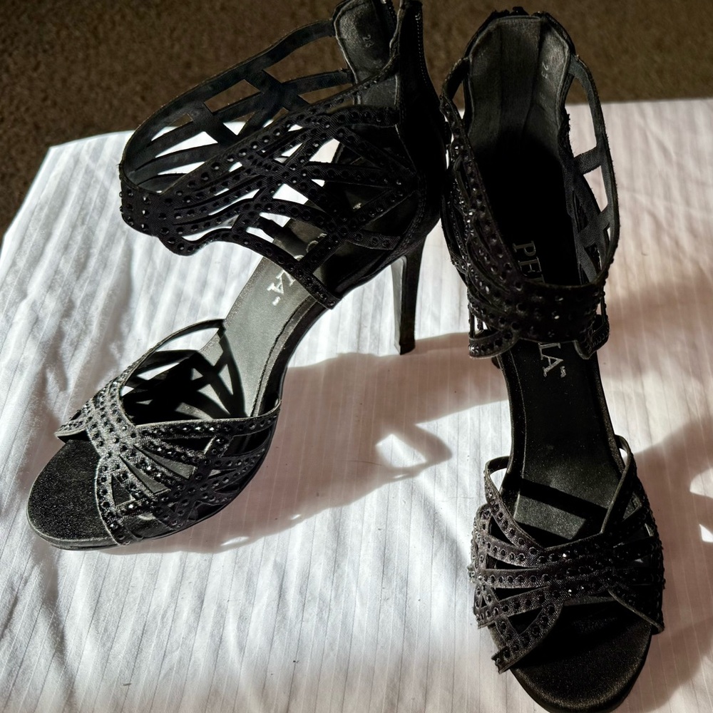 Elegant Black Strappy Heels for Women